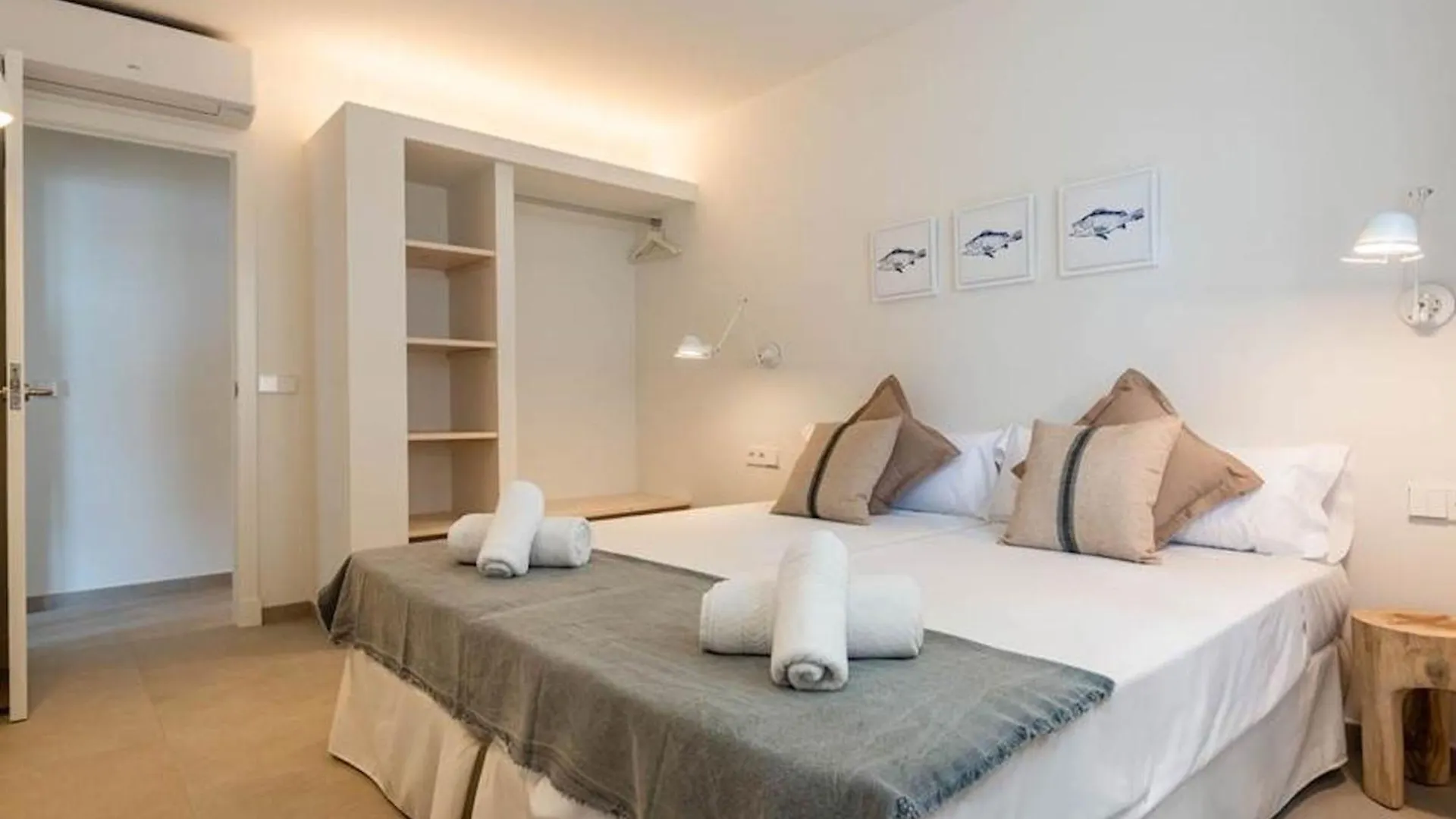 Opulent Son Bou Villa 5 Bedrooms Villa Alis Central Panoramic Sea Views Luxurious Interiors 0*,  Hiszpania