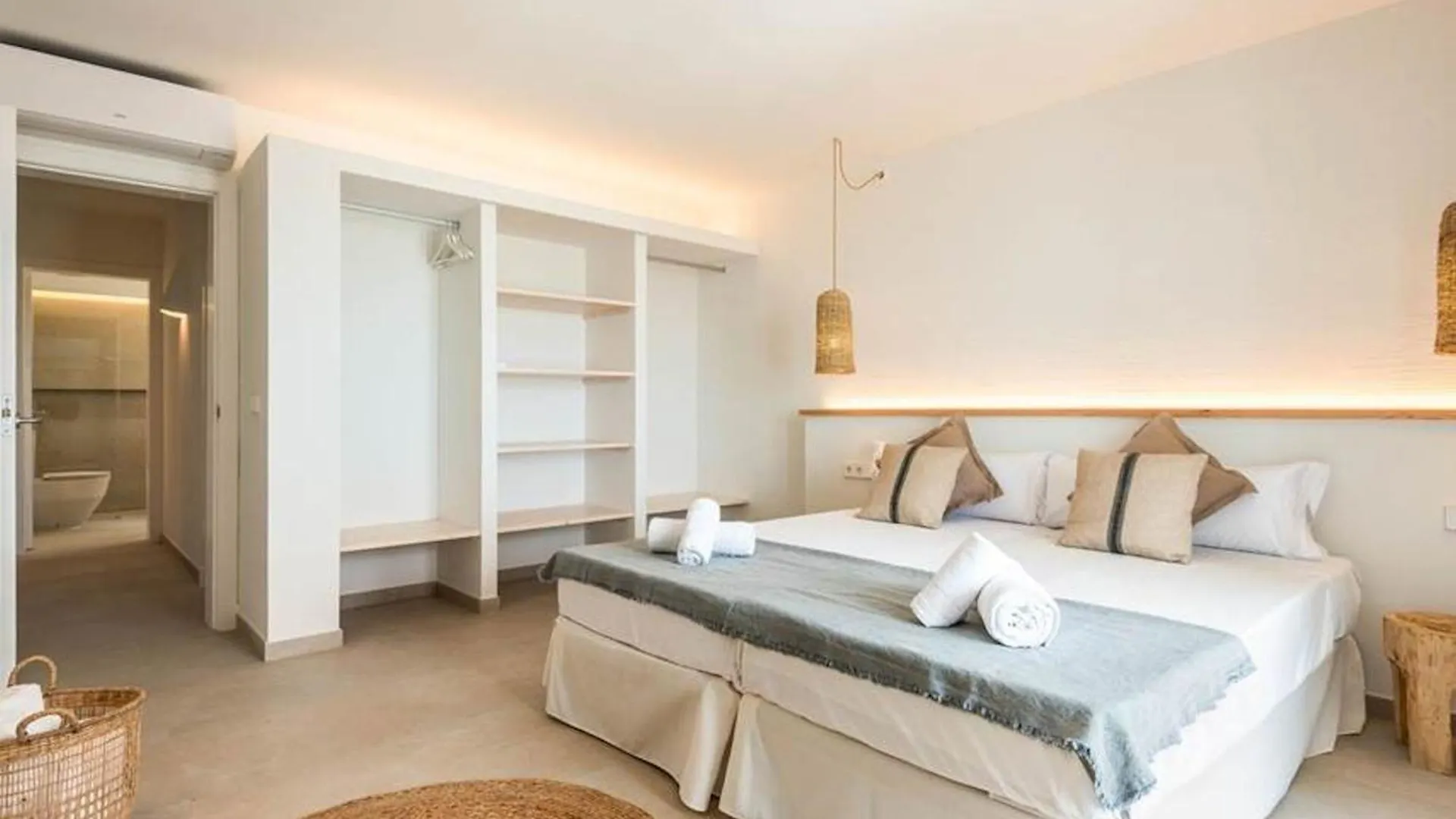 Opulent Son Bou Villa 5 Bedrooms Villa Alis Central Panoramic Sea Views Luxurious Interiors
