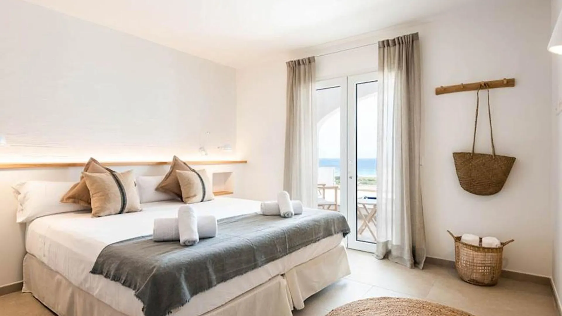 Opulent Son Bou Villa 5 Bedrooms Villa Alis Central Panoramic Sea Views Luxurious Interiors